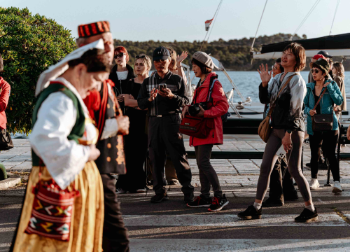 Fotografija 13 - Šibenikom prošlo više od 300 članova kulturnih društava, nošnjama oduševili prolaznike