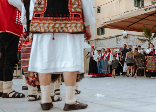 Fotografija 27 - Šibenikom prošlo više od 300 članova kulturnih društava, nošnjama oduševili prolaznike