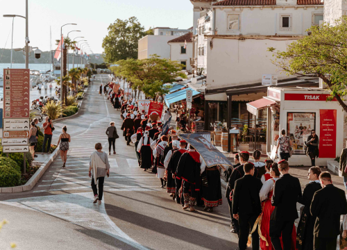 Fotografija 10 - Šibenikom prošlo više od 300 članova kulturnih društava, nošnjama oduševili prolaznike