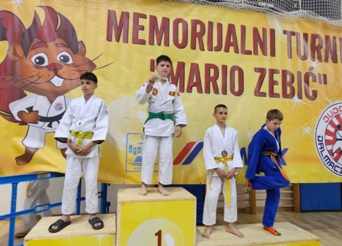Fotografija 3 - Članovi Judo kluba Šibenik na turniru u Kaštel Sućurcu osvojili četiri medalje