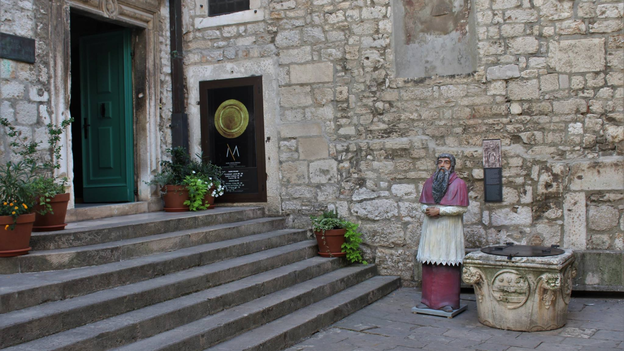 Ljekarna Šibenik osnovana je prije 60 godina, a u Muzeju će postaviti prigodnu izložbu