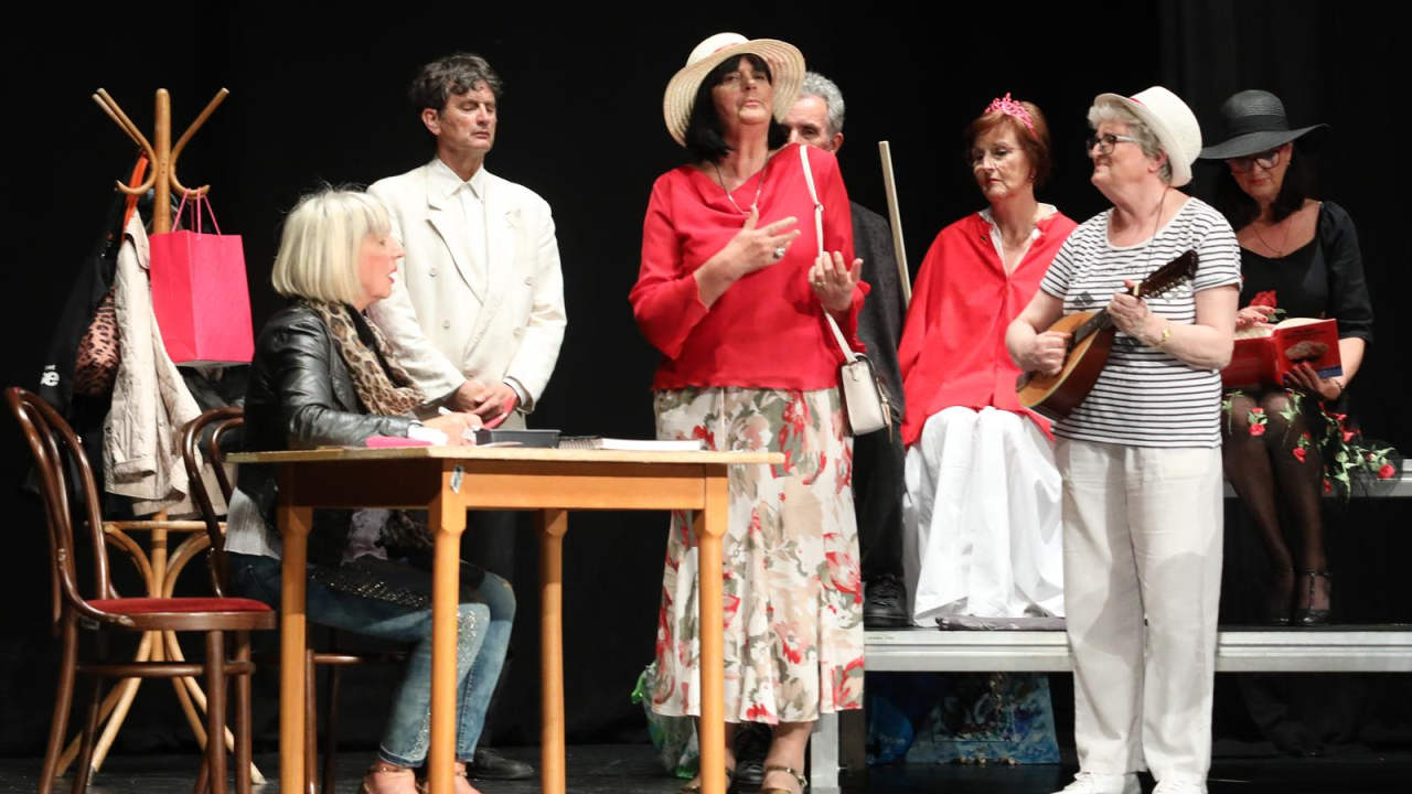 U šibenskom kazalištu glumci iz udruge umirovljenika izveli predstavu 'A šta sad'