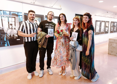 Fotografija 3 - U knjižnici otvorena izložba 'Izađi mala' Sanje Dugandžić