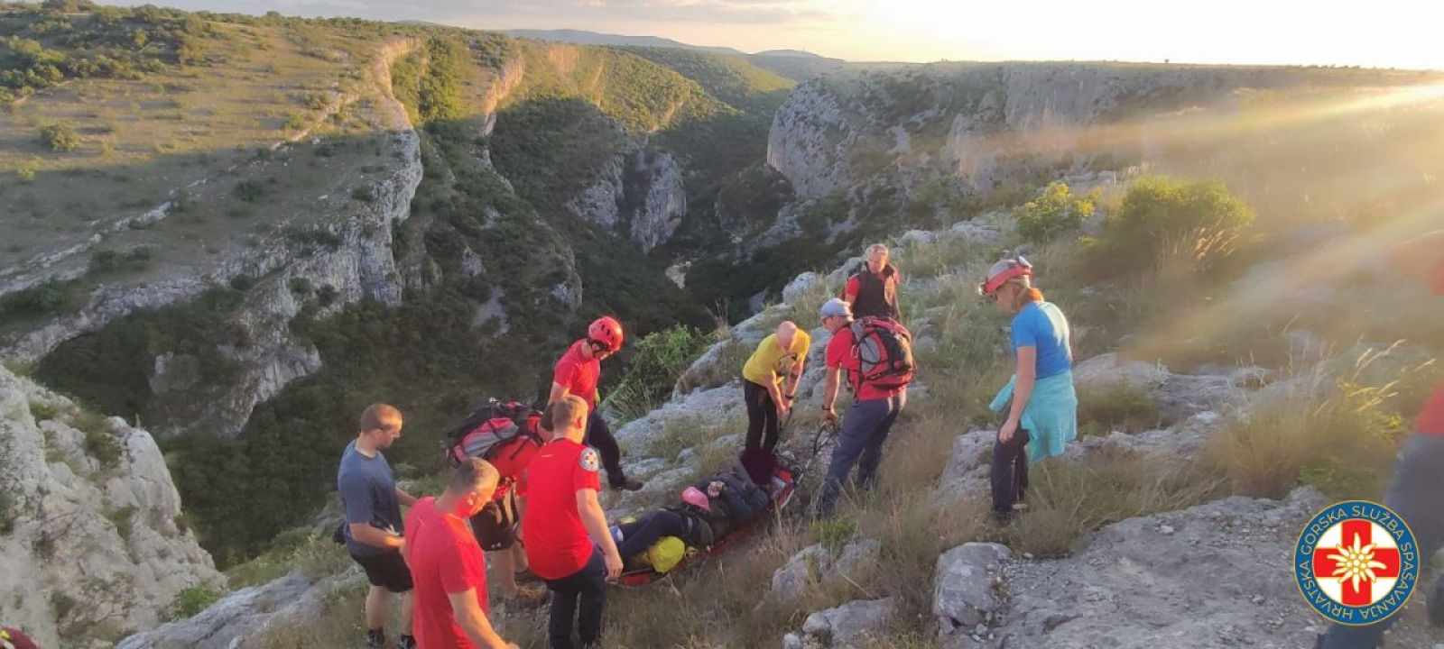 Šibenski HGSS-ovci iz kanjona Čikole izvukli ozlijeđenu ženu