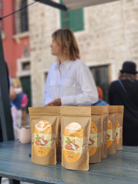 Jure Rončević zajedno s obitelji bavi se uzgojem badema: ‘Nismo htjeli zapustiti djedovinu’