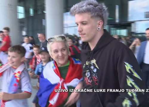 Fotografija 3 - Tisuće ljudi na dočeku 'pobjednika publike': 'Mi smo klinci koji su sve napravili sami'