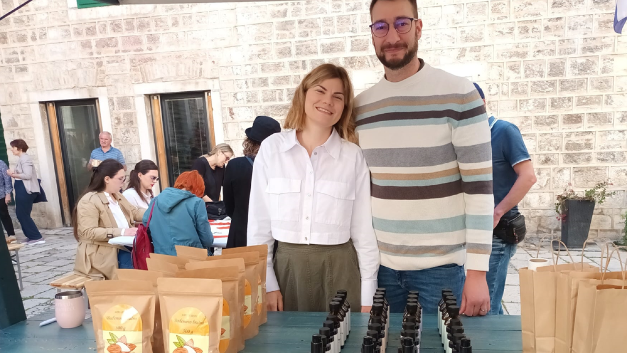 Jure Rončević zajedno s obitelji bavi se uzgojem badema: ‘Nismo htjeli zapustiti djedovinu’