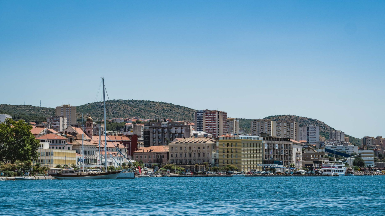 Djelomice sunčano, poslijepodne porast naoblake