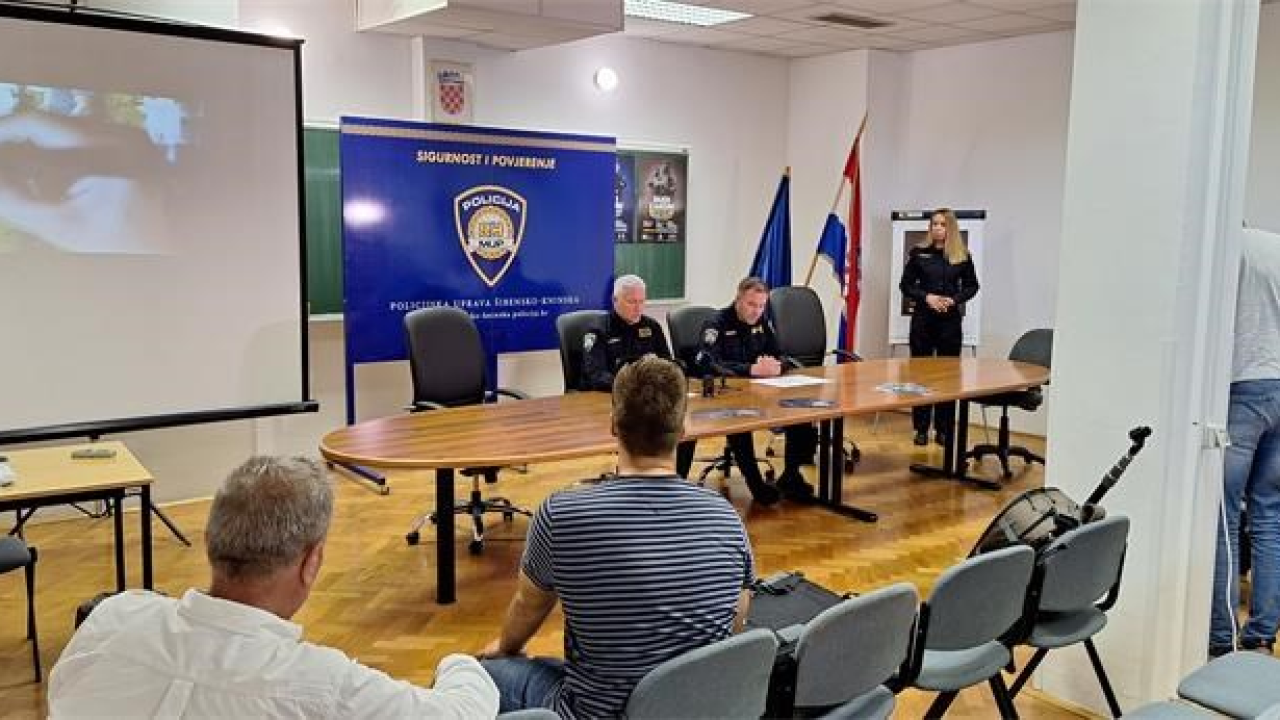 Šibenska policija predstavila kampanju 'Postani policajac i policajka'