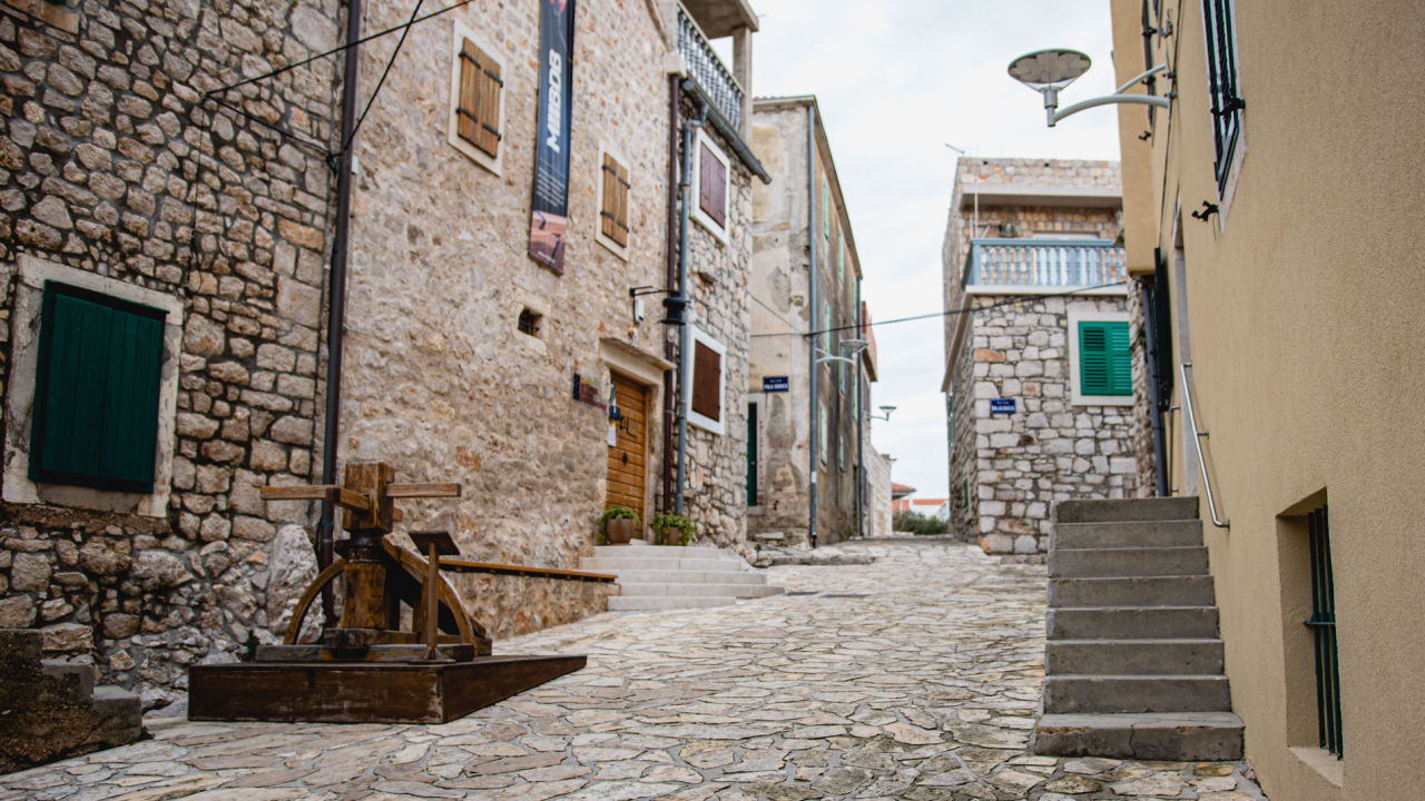 U Betini u subotu suhozidna radionica