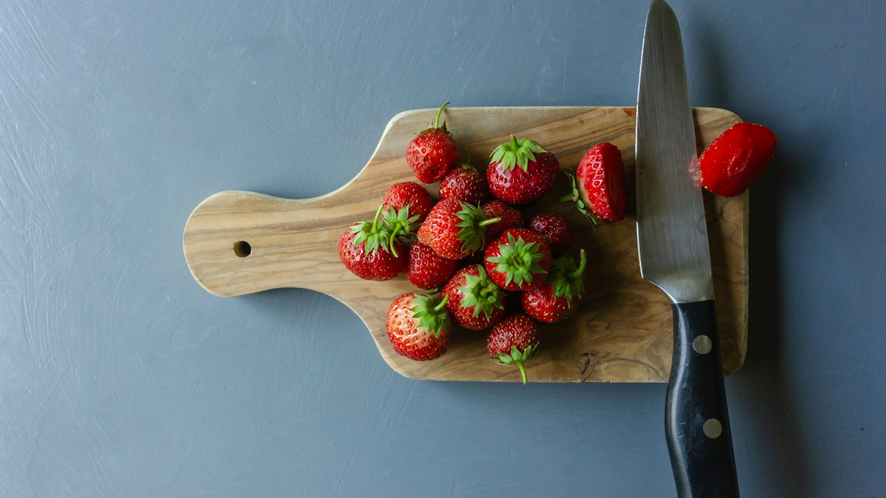 Smutite ga brzo i pojedite još brže: Kolač koji slavi sočne i neodoljive jagode