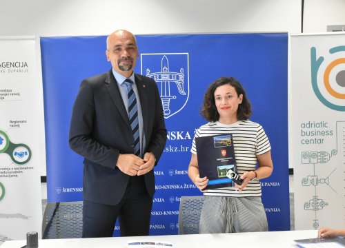 Fotografija 5 - Župan Jelić s predstavnicima kulturnih ustanova potpisao ugovore o dodjeli sredstava