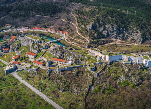 U subotu otvara zipline na Kninskoj tvrđavi, prihod ide bolesnoj djevojčici Eli Bitunjac