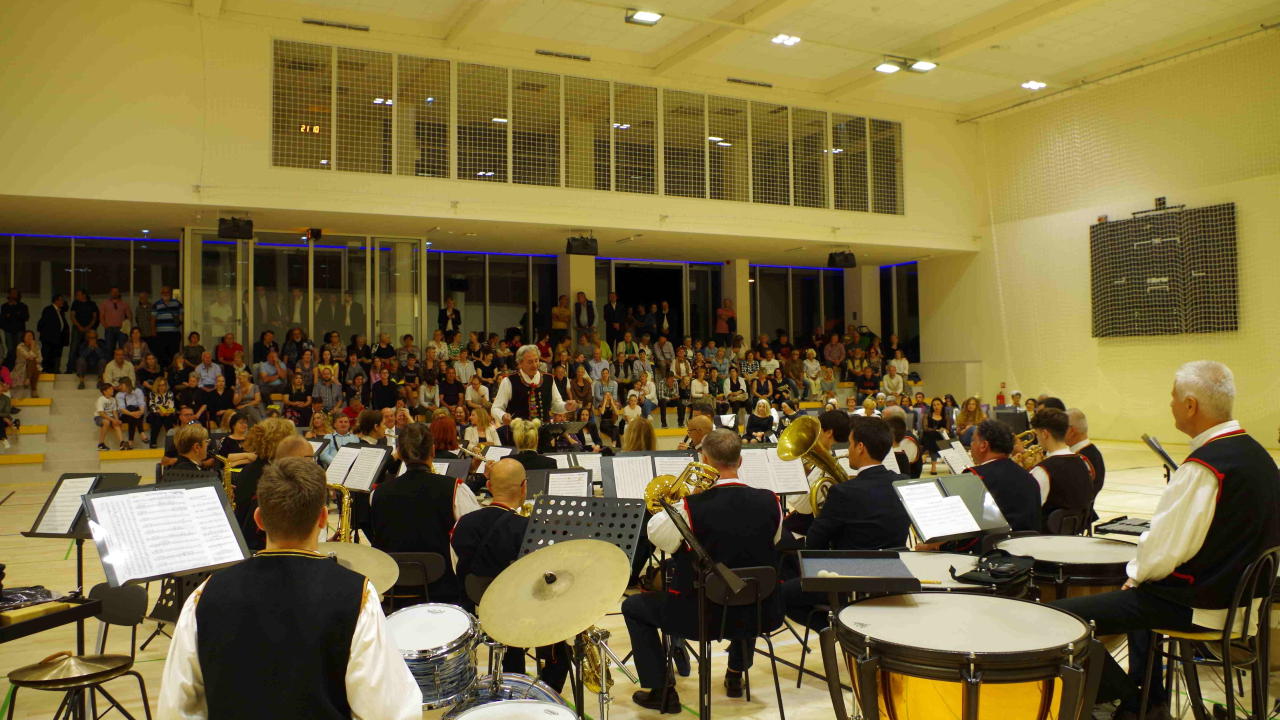 Šibenski glazbari nastupili na Visu