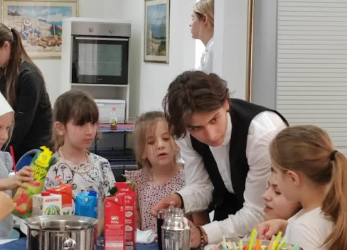 Fotografija 3 - Mališani DV Osmijeh na jedan dan postali slastičari