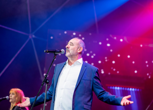 Fotografija 14 - Prije koncerta Škore, Zeke i Lille, Neda Ukraden promovirala album na pučini. Zaplovio i gradonačelnik Desto