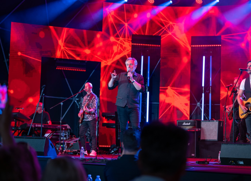 Fotografija 18 - Prije koncerta Škore, Zeke i Lille, Neda Ukraden promovirala album na pučini. Zaplovio i gradonačelnik Desto