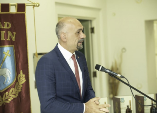 Fotografija 3 - General Ademi postao počasni građanin Knina