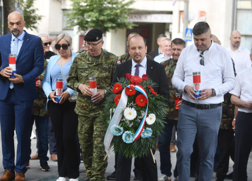 Kninjani slave Dan grada i blagdan sv. Ante