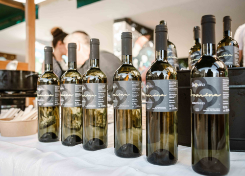 Fotografija 31 - Zbog jednog skladnog para trg ispred Županije i ove je godine pun