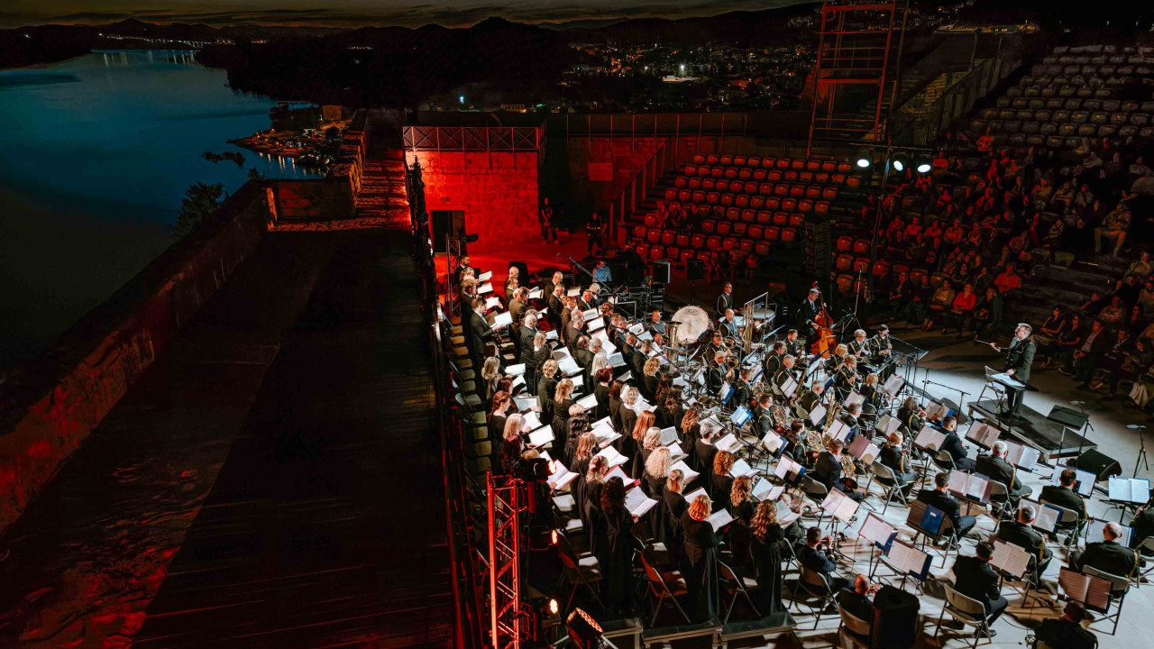 Pogledajte video koncerta Kola i orkestra HV-a na sv. Mihovilu