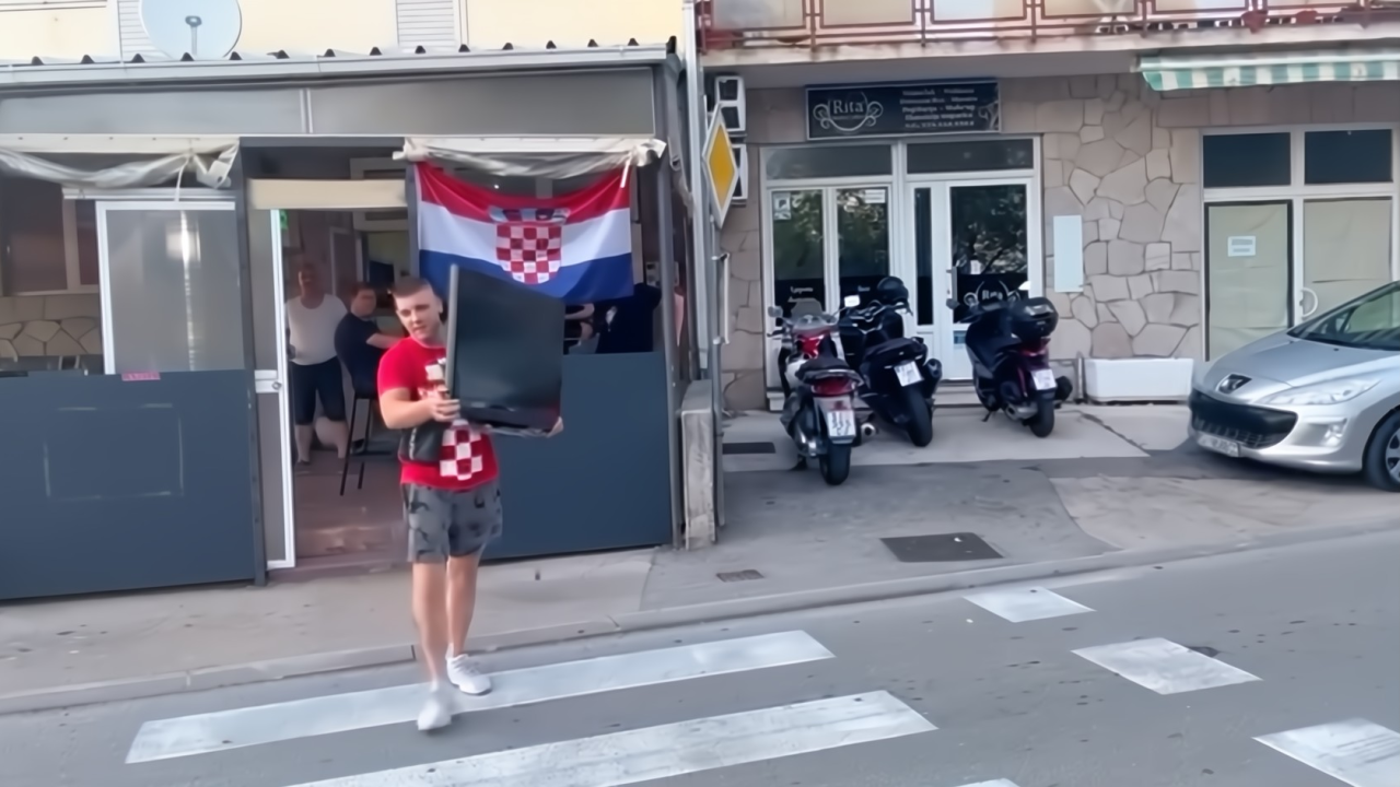 Šibenčanin koji baca televizor nakon utakmice postao viralan