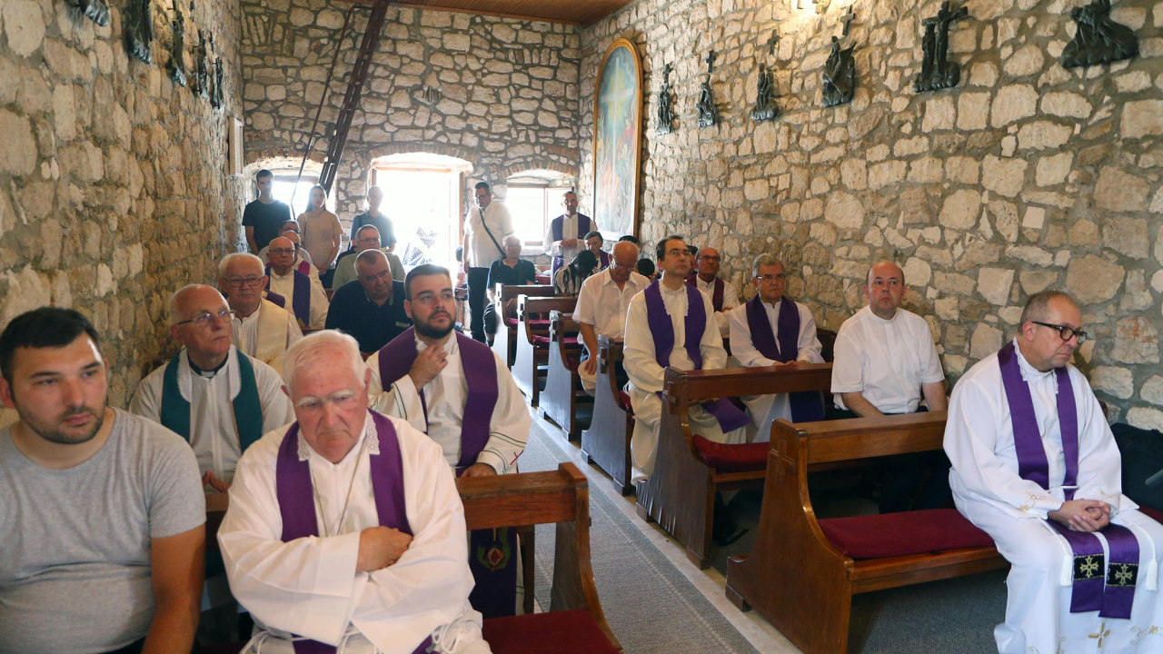 Svećenici Šibenske biskupije okupili se u Primoštenu