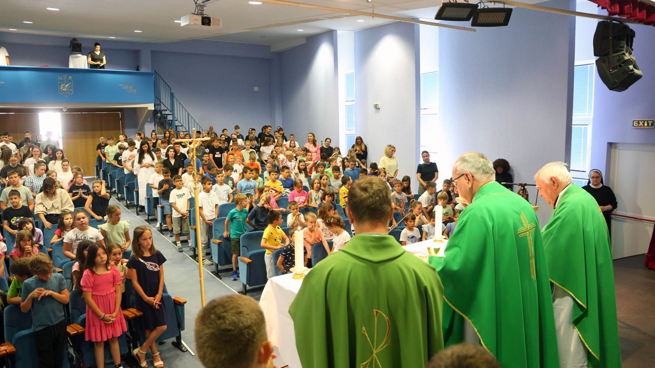 Biskup predvodio misu zahvalnicu za kraj školske godine