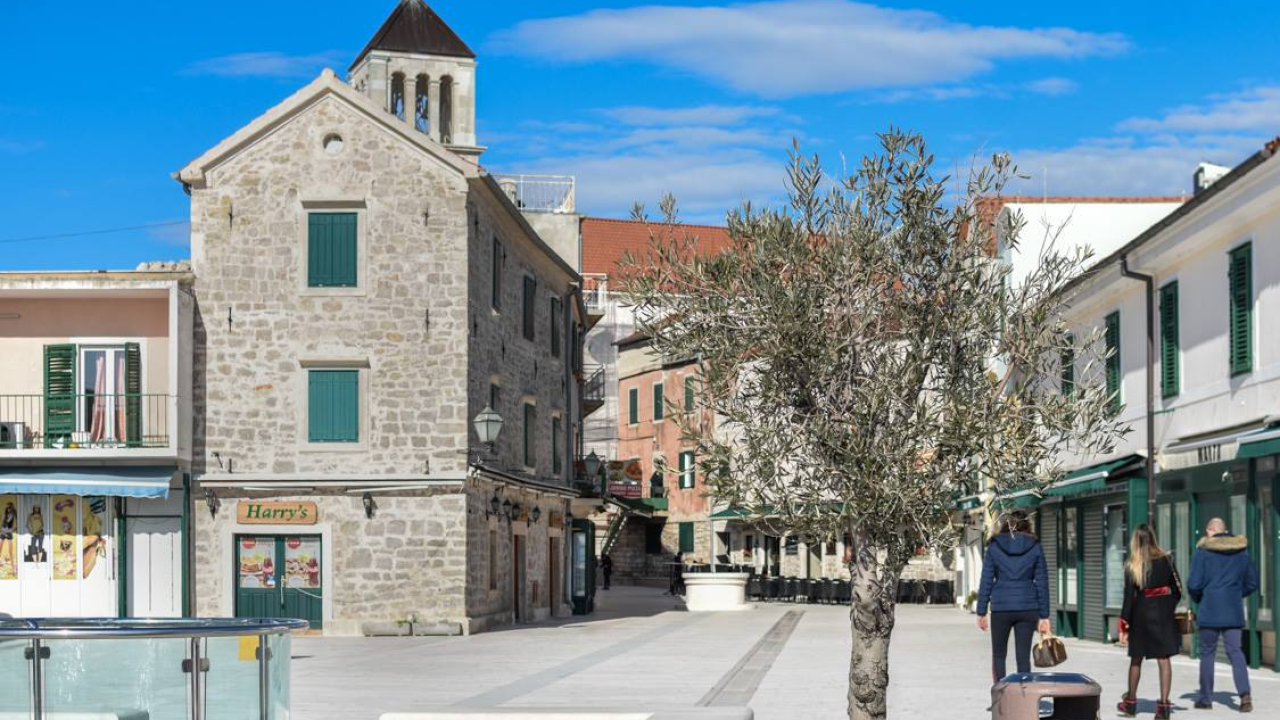 Ovu subotu 'Ispo' kampanela' vas zabavlja pjevački zbor Lira