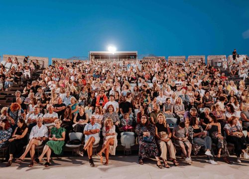 Fotografija 2 - Vanna na sv. Mihovilu otpjevala duet sa Sergejem, ali i s publikom
