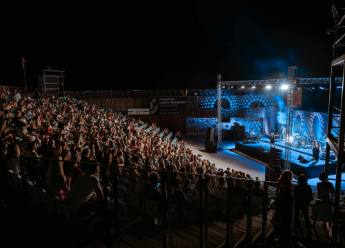 Fotografija 5 - Vanna na sv. Mihovilu otpjevala duet sa Sergejem, ali i s publikom