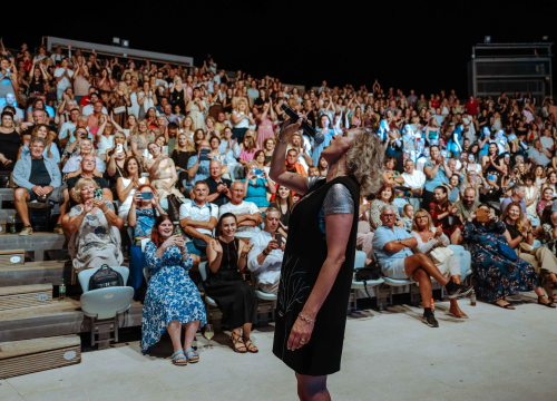 Fotografija 8 - Vanna na sv. Mihovilu otpjevala duet sa Sergejem, ali i s publikom