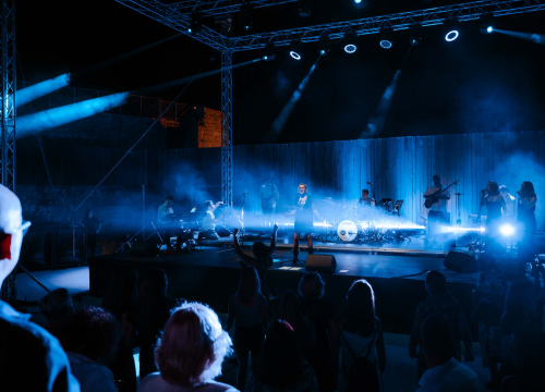 Fotografija 13 - Vanna na sv. Mihovilu otpjevala duet sa Sergejem, ali i s publikom