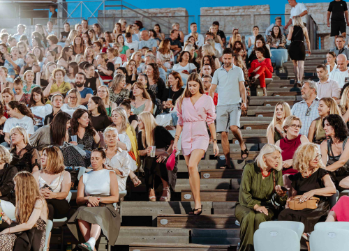 Fotografija 23 - Vanna na sv. Mihovilu otpjevala duet sa Sergejem, ali i s publikom