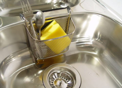 Vodoinstalater otkrio što nikako ne smijete baciti u sudoper