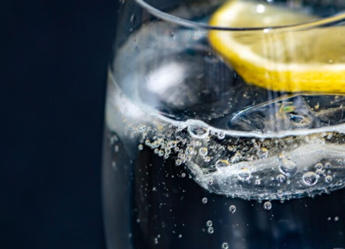 Znate li što zapravo gazirana voda čini tijelu? Mogli bi se iznenaditi