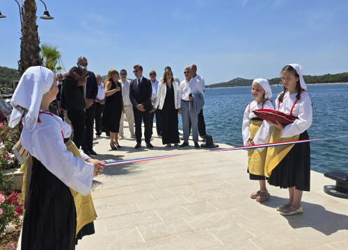 Fotografija 8 - Uoči Dana općine u Rogoznici otvoren novouređeni dio rive