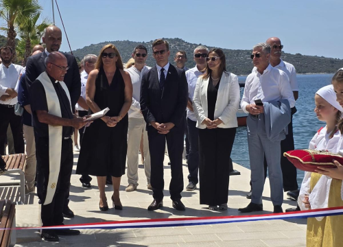 Fotografija 11 - Uoči Dana općine u Rogoznici otvoren novouređeni dio rive