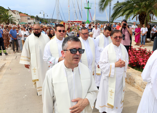 Fotografija 10 - U Rogoznici proslavljena Gospa od kapelice