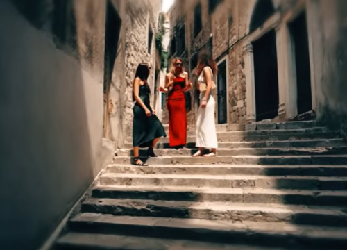 Karan novi spot snimio u Šibeniku, a zbog mašine za pranje rublja morao uzeti kaskadera