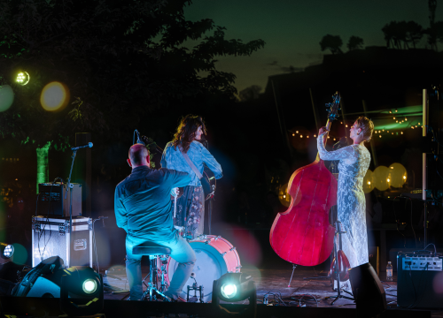 Fotografija 13 - Nina Romić na Baroneu Djevojkom iz mog kraja rastjerala buru