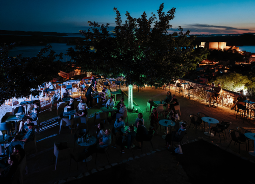 Fotografija 16 - Nina Romić na Baroneu Djevojkom iz mog kraja rastjerala buru