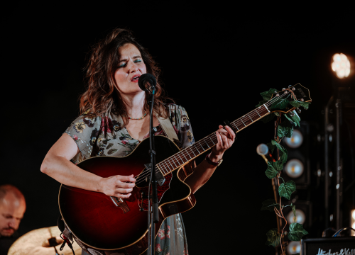 Fotografija 22 - Nina Romić na Baroneu Djevojkom iz mog kraja rastjerala buru