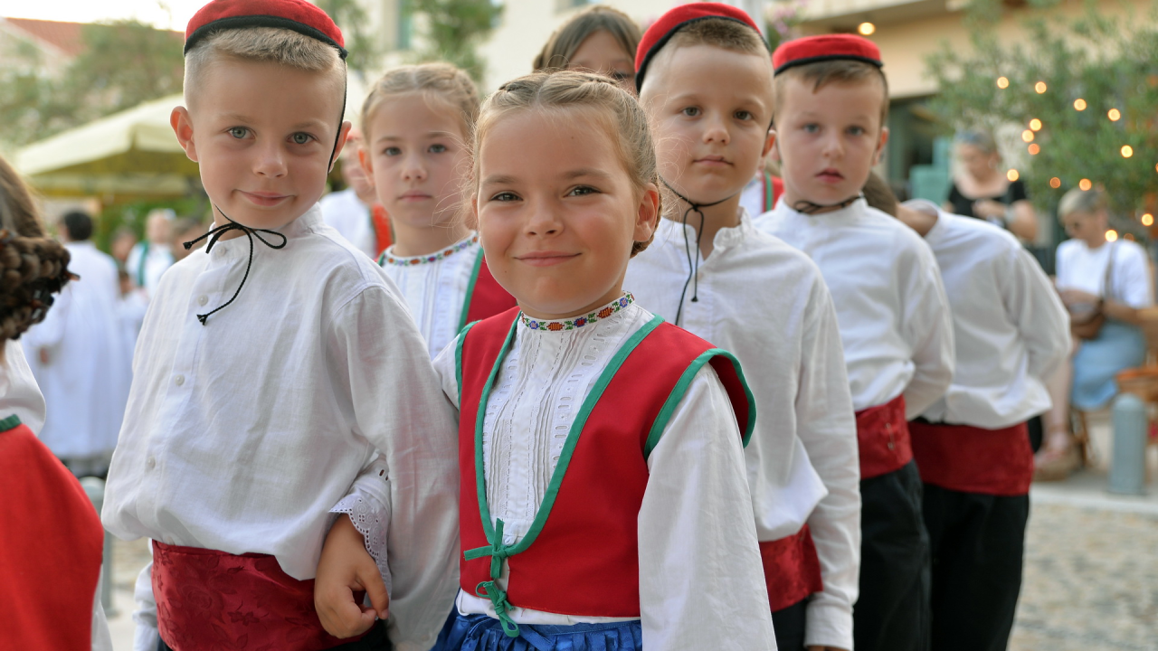 Manifestacijom koja je okupila 500 sudionika Betinjani pokazali ljubav prema tradiciji