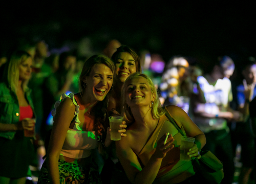 Regius objavio lineup po danima, dnevne karte i najavio večerašnji party u Tunelu