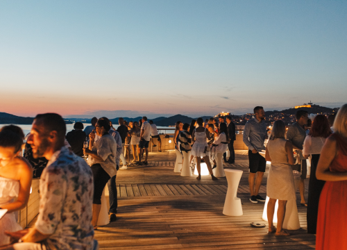 Fotografija 4 - Tople ljetne noći začinite dobrim provodom u Roof Baru by Moet & Chandon u D-Resortu!