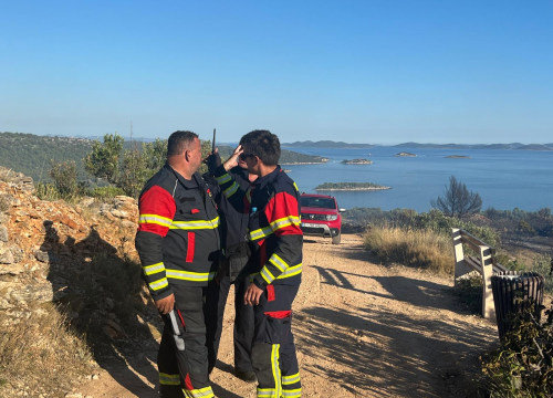 Policija privela još jednu osobu zbog ometanja gašenje požara dronom na Murteru