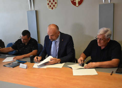 Fotografija 4 - Naša županija  prva u Hrvatskoj potpisala ugovor o javnom linijskom prijevozu