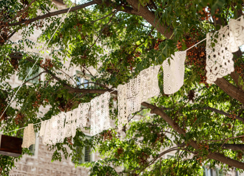 Fotografija 2 - Od danas na Starom pazaru vam ženski ručni rad pruža hlad: 'Neka ovo postane mjesto druženja'