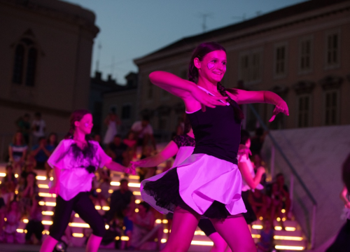 Fotografija 40 - Anatomija zagrljaja i preispitivanje percepcije vlastitog tijela na tvrđavi Barone